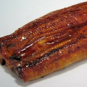  charge .. taste * Bick ..... .. small amount . sale!{1800 jpy / tail ( approximately 360g)}... length .. largish. ... eel. ...!