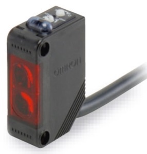 オムロン小型アンプ内蔵形 光電センサ 0.1m (拡散反射形) E3Z-D61！