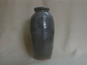 伝統釉薬　彫り模様　小瓶型　22.5x11cm　1482g　陶器製飾り置物