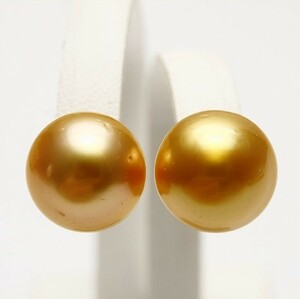  south . White Butterfly pearl pearl earrings 12mm natural Gold color K18 made 