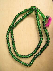  glass beads India made green . size approximately 7~9mm Vintage (s344)