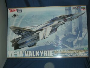 ハセガワ 超時空要塞マクロス VF-1A バルキリー 生産5000機記念塗装機 1/48スケール プラモデル