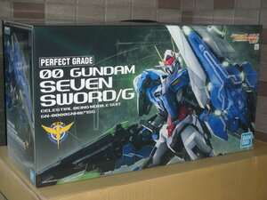 PG 機動戦士ガンダム ダブルオーガンダム セブンソード/GA 1/60スケール 色分け済みプラモデル