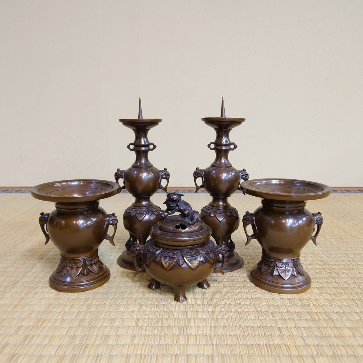BE057 新品未使用 真鍮製 三具足 仏具 燭台 花立 香炉 5点セット
