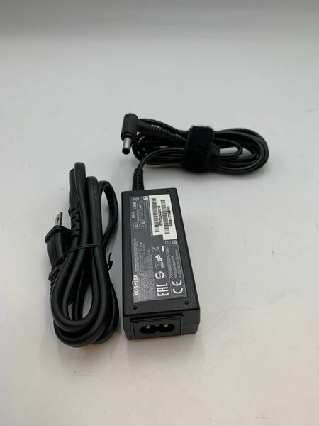 東芝 PA5177U-1ACA 19V 2.37A 45W 純正ACアダプター ダイナブック用 便利なL字型 中古