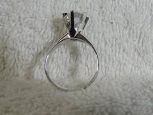 女性用指輪 シルバー刻印が有り・13号・ダイヤモンド(約6ミリ)・総重量約：約2.80g