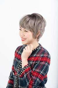 KAZUE WIG(ウィッグ) フェミニンショートスタイル 合成繊維80％+人毛20％ (オリーブグレー)