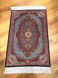 ペルシャ絨毯・最高級ハンド&マシン織り・ 世界最高密度150万ノット ・豪奢なクムデザイン 80cm×120cm ch18