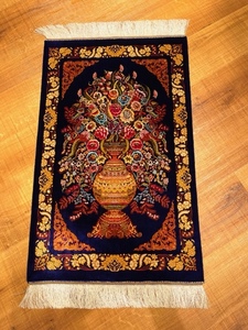 ペルシャ絨毯・最高級ハンド&マシン織り・ 世界最高密度150万ノット ・豪奢なクムデザイン 60cm×90cm ge19