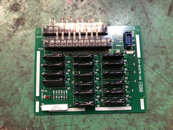 TJ210922 基板Circuit Board Mazak 03-81579-02-COM 外した機械:マザック/Mazak VQC30