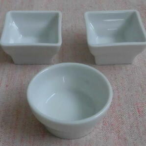 中古 ミニ小鉢２種３ヶ 白 ４×４cmの画像2