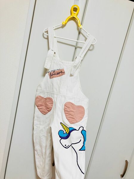 130cm白いパンツ4枚まとめ売り　女の子　ズボン　春　夏 ジャンパースカート