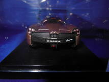 1/43　GT AUTOS　走る5億円　パガーニ　ウアイラ　LIMITED　EDITION　ハイパーカー　PAGANI　HUAYRA　ライトゴールド_画像6
