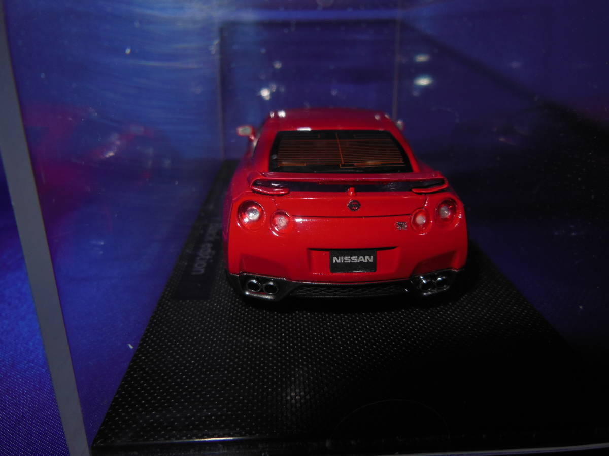1/43 日産 R35 GT-R ブラックエディション MCRレッド BLACK EDITION