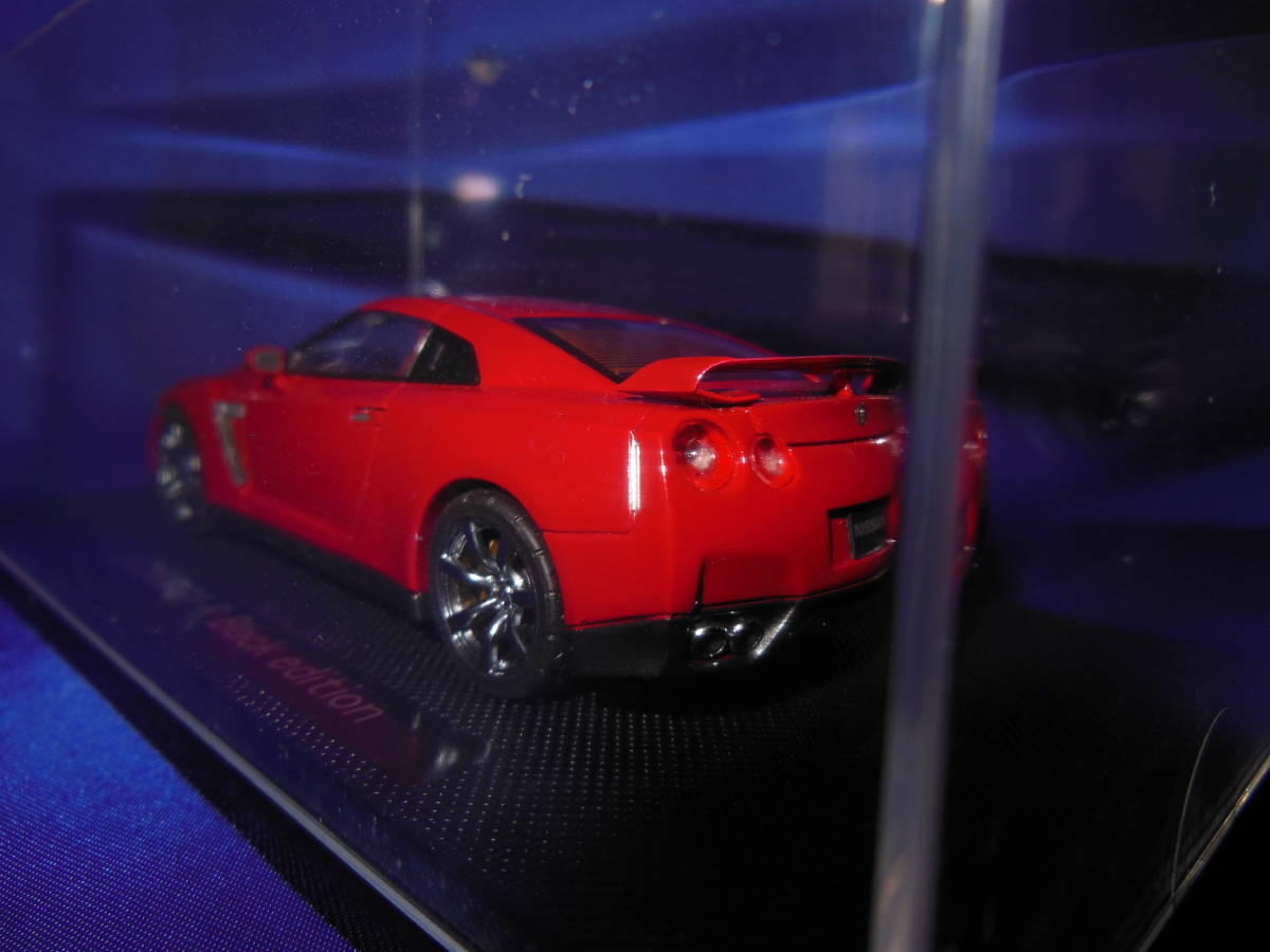 1/43 日産 R35 GT-R ブラックエディション MCRレッド BLACK EDITION