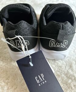 GAP.子供用スニーカー.16㌢.ブラック.ブルー.