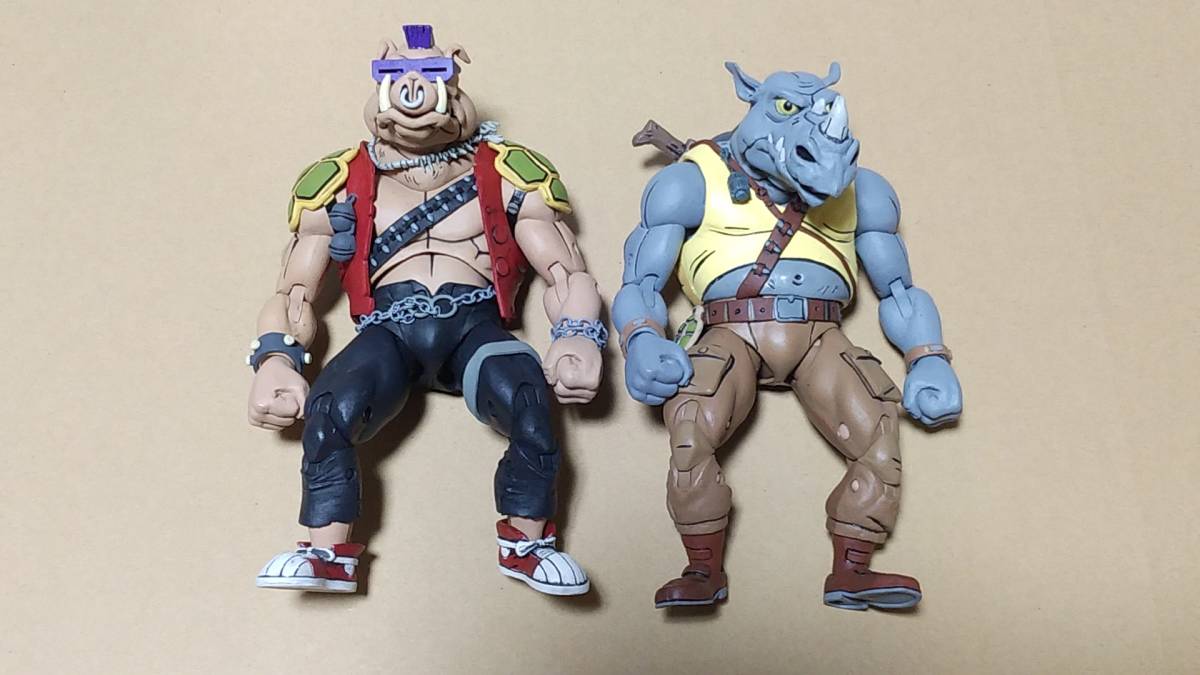 買得 タートルズ フィギュア CAVE-BEAST BEBOP 中古 難あり アメコミ