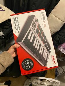 【最終値下げ！早い者勝ち】AKAI Professional MPK mini Special Edition White