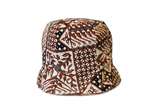 * new work hand made hat crocheted lady's M 57-58batik Indonesia cotton light brown group reversible 