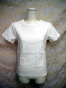 新品未使用TNo8　Titivate Select　ティティベイト セレクト　シミ防止 クールネック　オフホワイト 　Tシャツ　M・230412