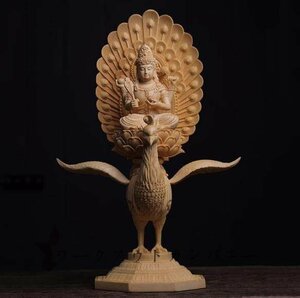 高級製品! 総檜材　仏教工芸品　木彫仏教　精密彫刻　孔雀明王像