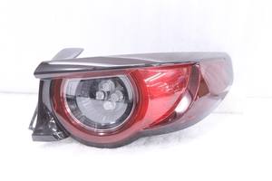 34-1641★美品★LED BP5P MAZDA3★右テールライト ハッチバック KOITO 220-6519S 打刻:C ASSY ★マツダ (QT)