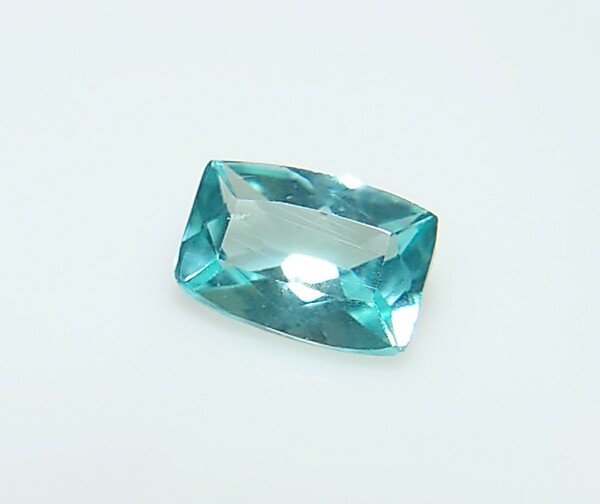 アパタイト　0.53ct ルース　ちょいキズ（LA-6141）