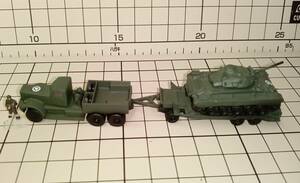●完成品1/144 M19運搬車＆M24軽戦車,”戦車と運搬車のペア！模型２点セット！！”, アメリカ, WW2