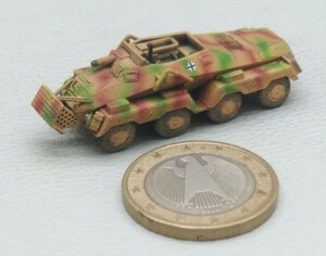 ●完成品1/144 Sd.Kfz.233 ８輪装甲車, 短7.5cm砲.”火力支援で活躍した装甲車！”, 3色迷彩 ,ドイツ,WW2