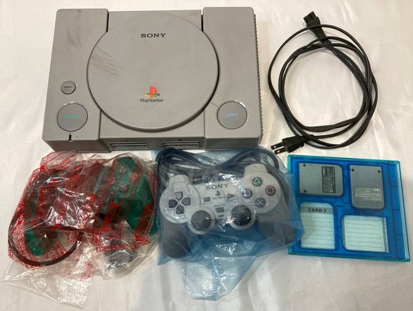 ★プレステ本体・備品セット★PS1本体【動作確認済】/PS1メモリーカード2個/コントローラー(純正 美品/スケルトングリーン) 計5点 Og27_80