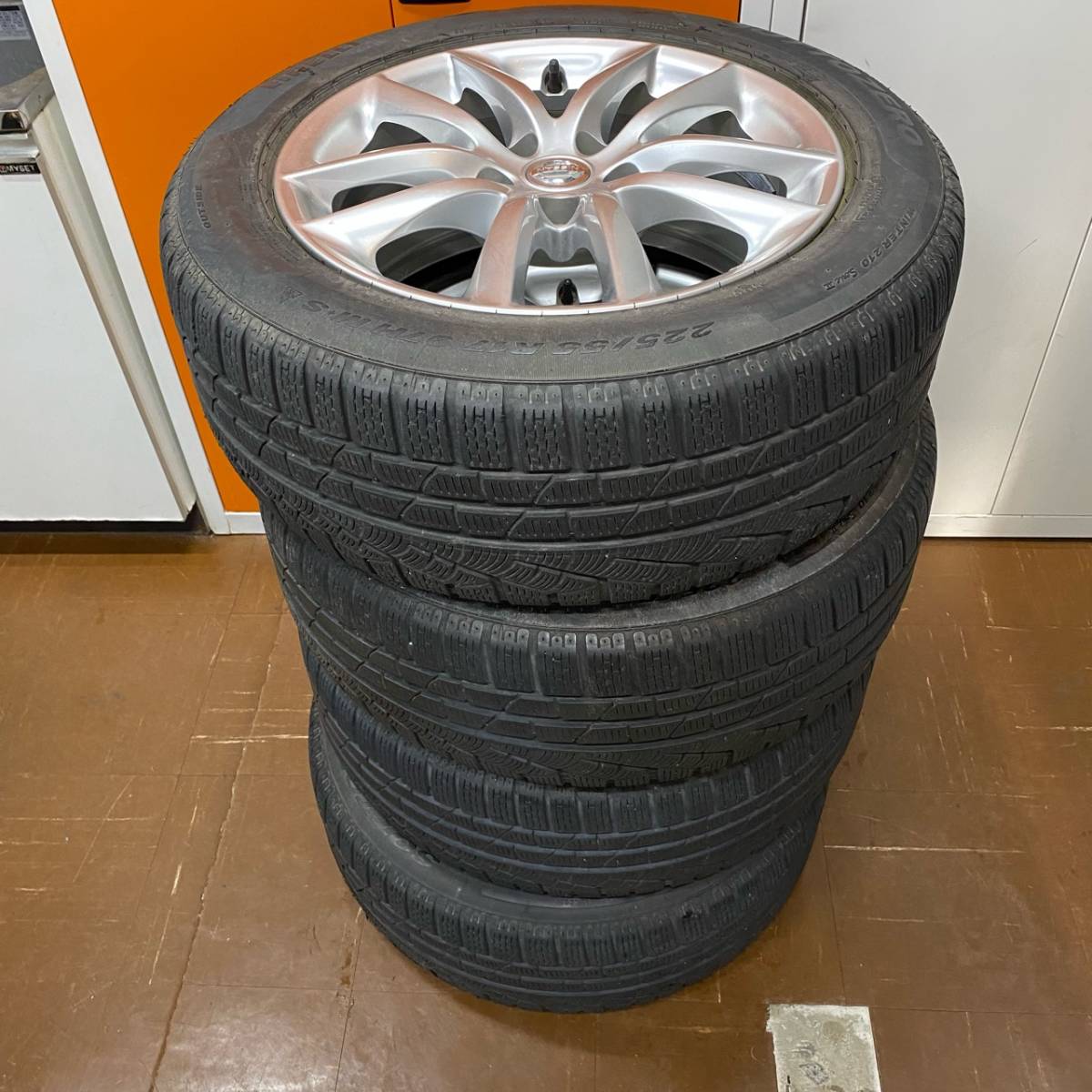 お年玉セール特価】 【送料込み】日産純正ホイール17インチ 6.5J 5穴