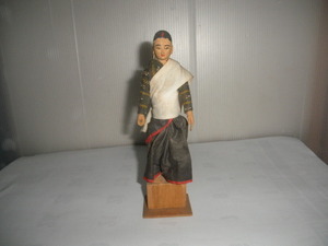 ＠＠　ネパール　ネパール人形　民族衣装　木工　木工彫刻　彫刻　東洋彫刻　インテリア　雑貨　めずらしや！！