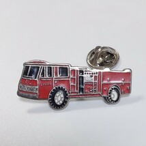 送料120円～ 消防車 赤 fire engine ピンバッジ 検)非売品 ピンバッチ ピンズ NEWERA 当時物 デッドストック アメ車_画像2