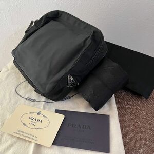 PRADA プラダ ボディバッグ　ウエストポーチ　ヴィンテージ　レア　1999年　NERO ブラック　三角ロゴ　メンズ　レディース