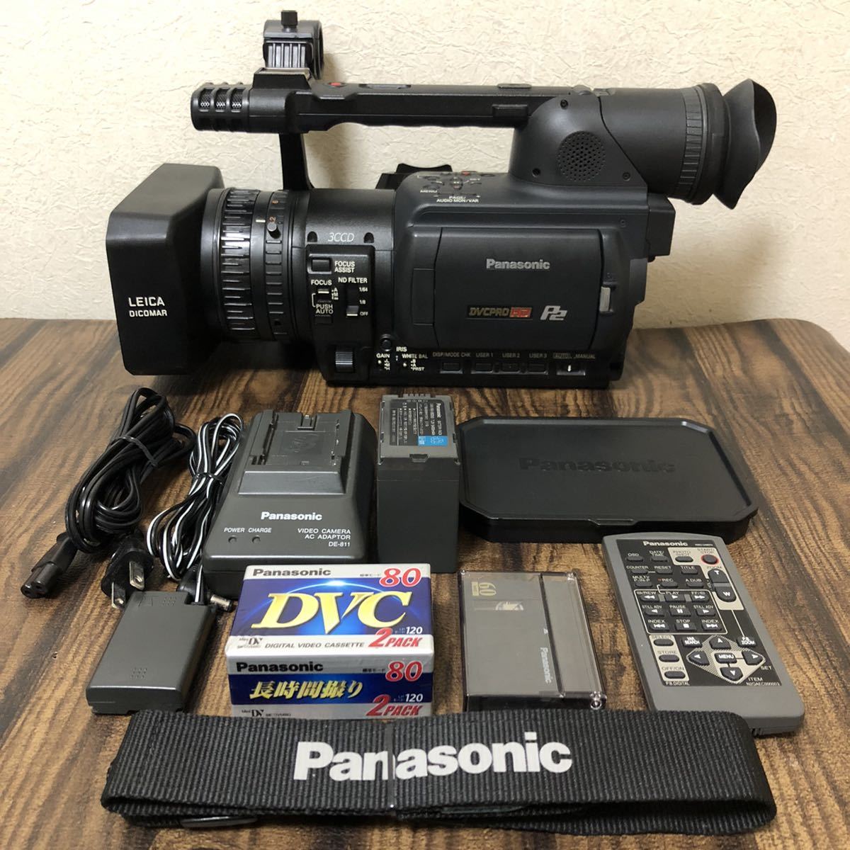 【極美品】 パナソニック Panasonic HVX200 ビデオカメラ 使用時間80時間 通電時間175時間 AG-HVX200 デジタルビデオカメラ 業務用 ミニDV
