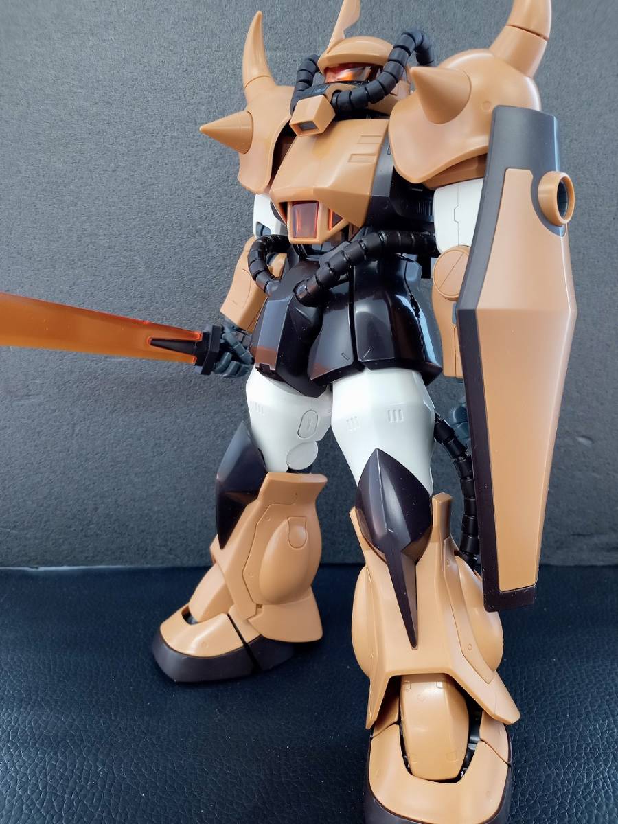 ガンプラ　MG  MSV YMS-07シャア専用プロトタイプグフ　完成品