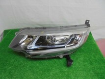 ホンダ／フリード　ＧＢ７　前期・ハイブリッド用　左ヘッドランプ　LED　スタンレーW2172　No.237813【品番　33150-TDK-J61】_画像1