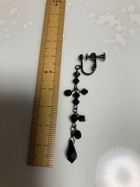 クリスタル イヤリング片方 黒