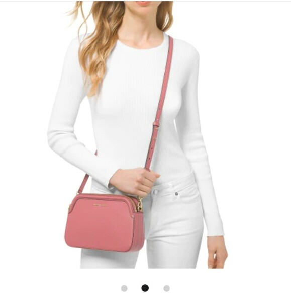 ■美品■マイケルコース■MICHAEL KORS　ショルダーバッグ　ピンク　レディースバッグ 　可愛い　かわいい　バッグ　人気　ブランド