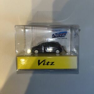 トヨタ 3代目ヴィッツ TOYOTA Vitz 中期　非売品 LED ミニカー キーホルダー　ボルドーマイカメタリック　プルバックカー　カラーサンプル