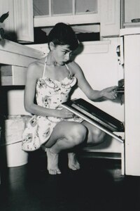 ハガキサイズ　オードリーヘップバーン　Audrey Hepburn　約15.8 x10.1cm　輸入　写真　h0017
