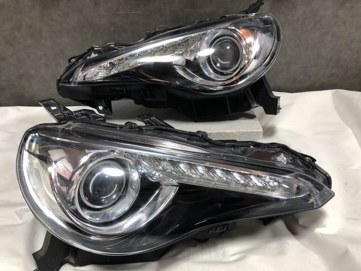 トヨタ 86 zn6 ヘッドライト KOITO100-60082 クリヤー塗装済-