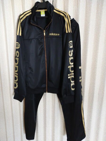 「adidas」BLACK×Gold カッコいい！！ ジャージセットアップ