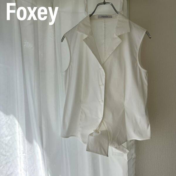美品　Foxey フォクシー ブラウス　シャツ ノースリーブ　トップス フロントリボン　 レディース