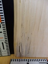 e3041227 ポプラ●約97.6cm×32.5cm～37cm×2.3cm☆無垢板１枚板 木材 板 DIY 板材 天板 棚板 テーブル 看板 花台など種類豊富！_画像4