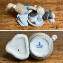 リヤドロ 陶器 人形 LLADRO フィギュリン Bashful Bather 5455 少女 犬 女の子 きれいにしましょうね 置物_画像7