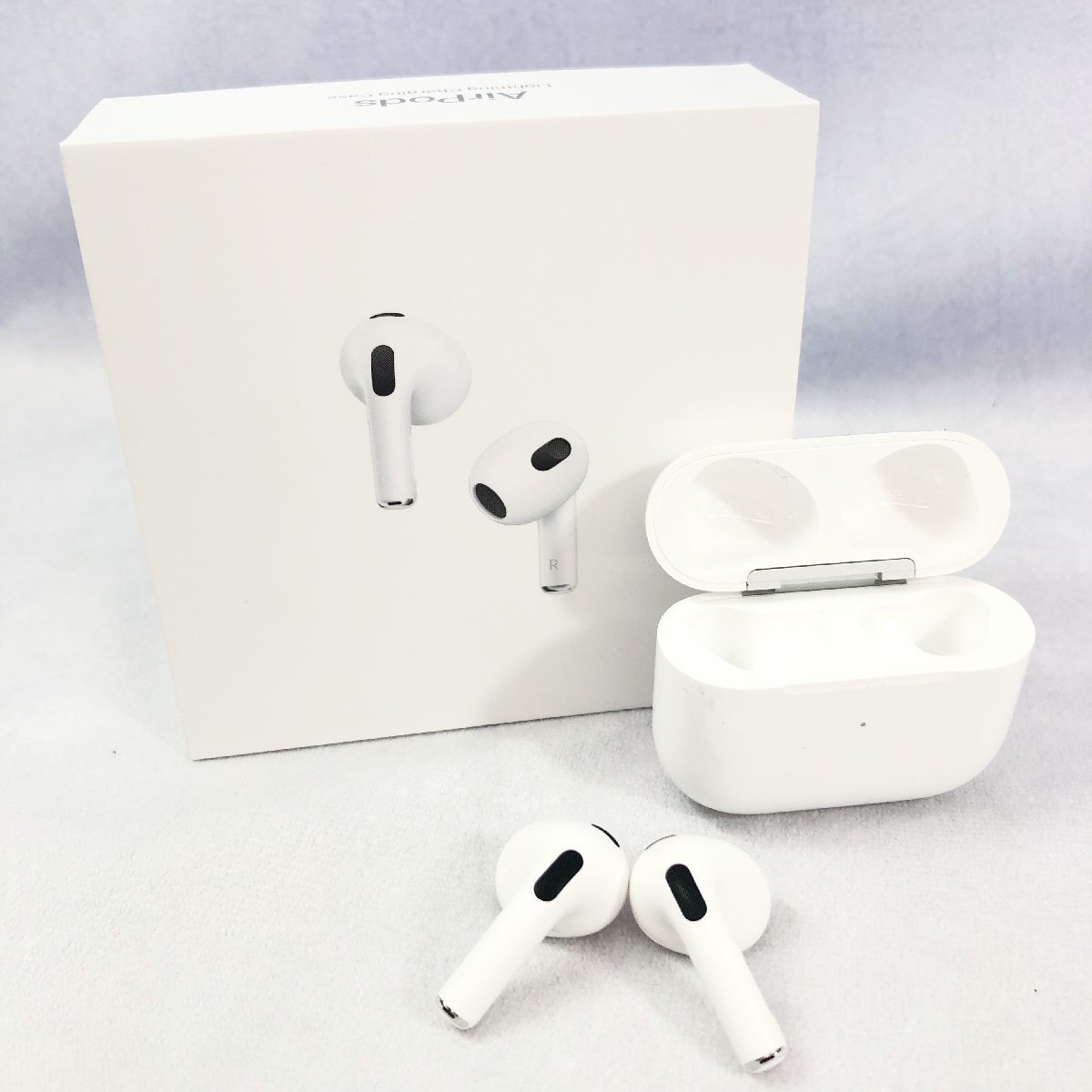 Apple AirPods 第3世代 Lightning充電ケース付き MPNY3J/A