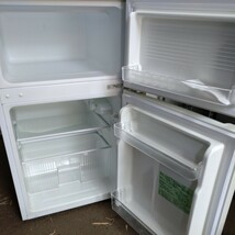 【直接店頭渡し推奨】ユーイング　ノンフロン冷凍冷蔵庫　UR-D90J 2016年製　90L 2ドア冷蔵庫　要霜取り　中古　現状渡し_画像4