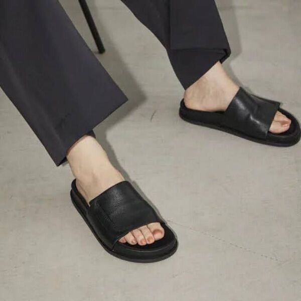 Leather Slide Sandals新作