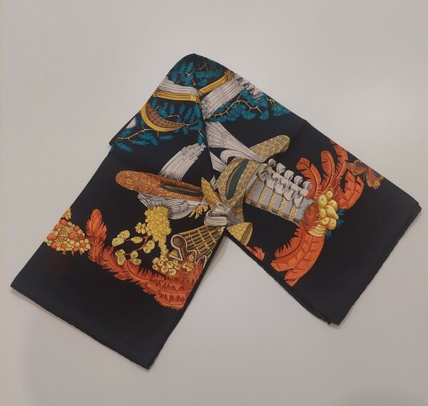 HERMES エルメス　スカーフ カレ90 シルクスカーフ 　美品